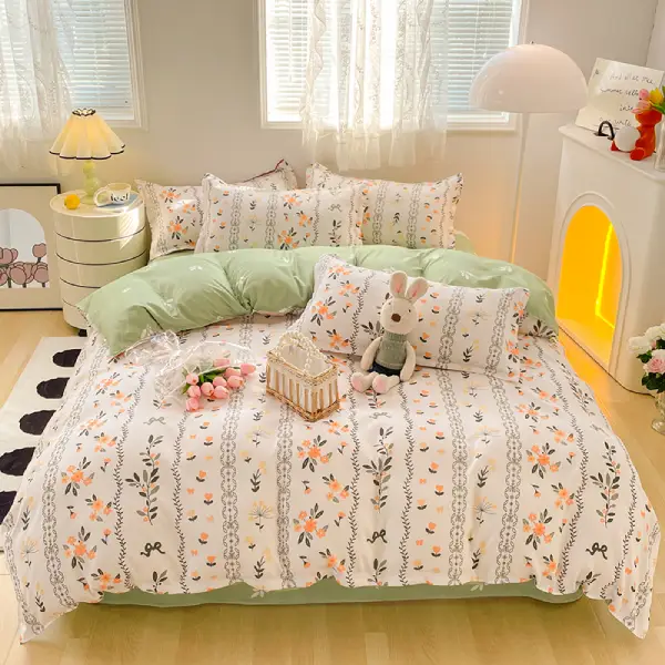 Four Piece Bedding Set