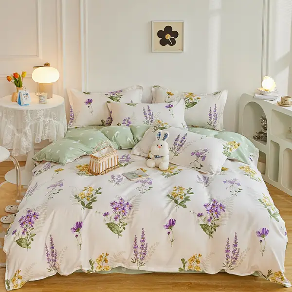 Four Piece Bedding Set